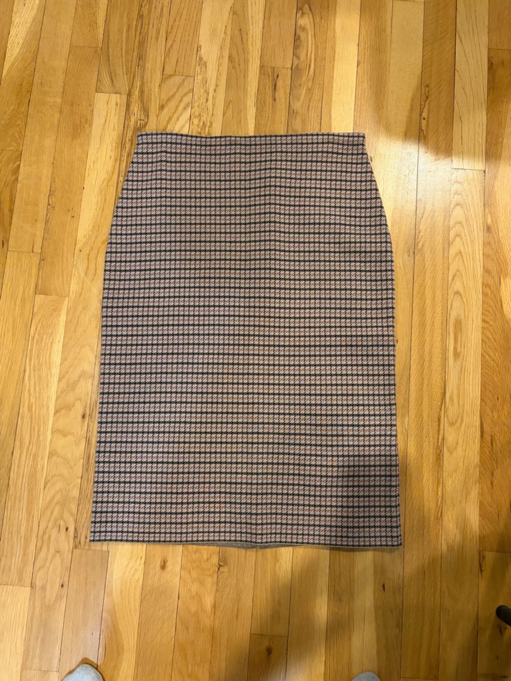 Theory tan and Black Houndstooth Pencil Skirt